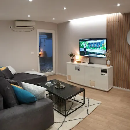 Bagaric Apartment *